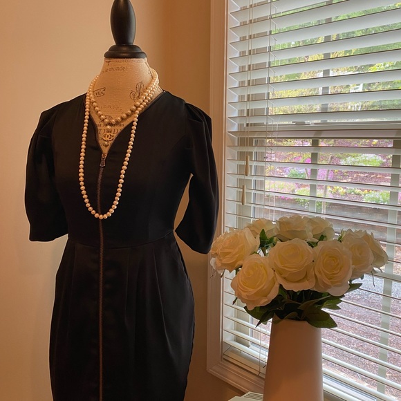 Beautiful dress! Very well made! Still a good condition! - Picture 2 of 8